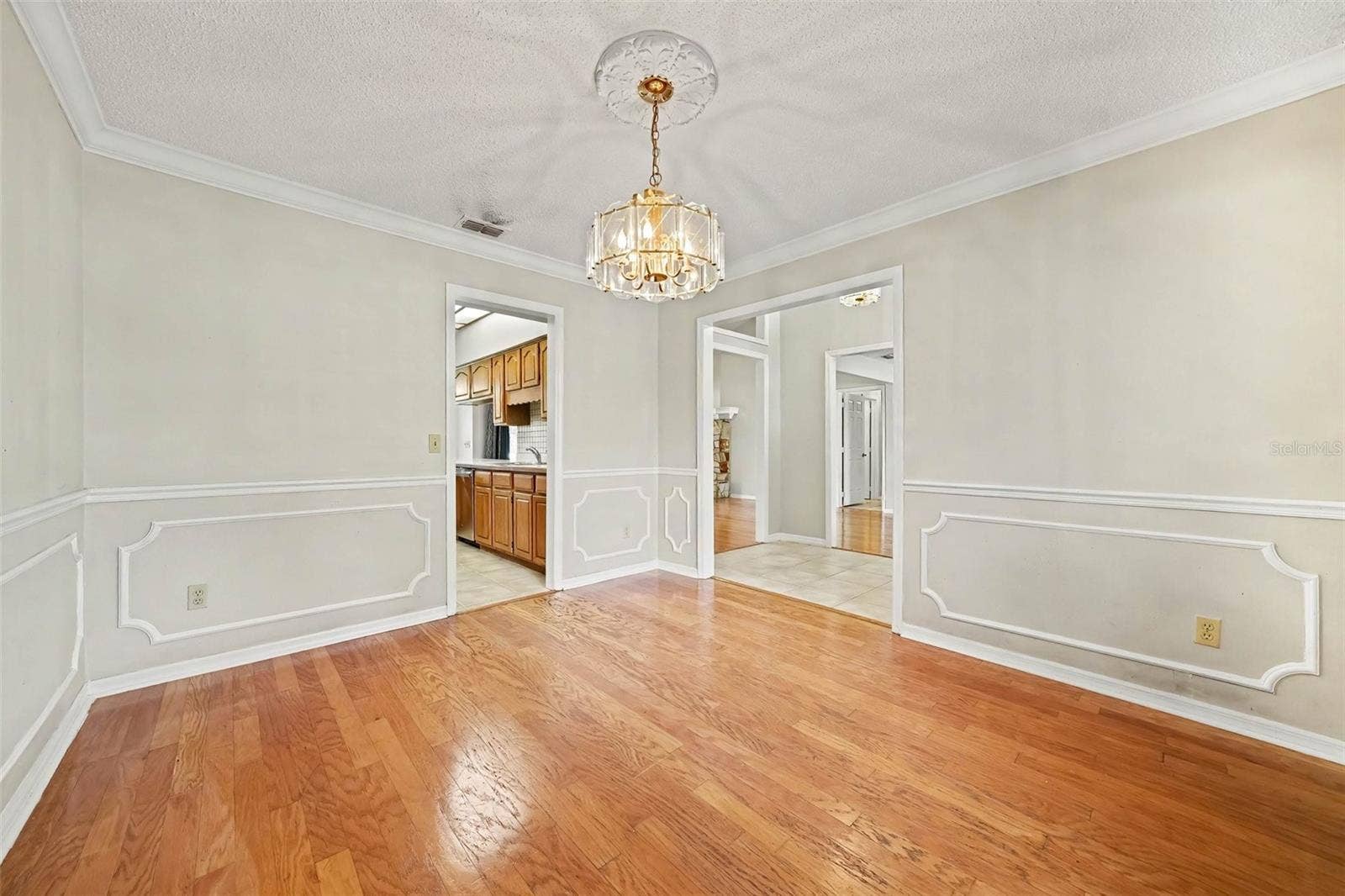 725 WAYWOOD AVENUE, Orlando, FL 32825 725 WAYWOOD AVENUE, Orlando, FL 32825