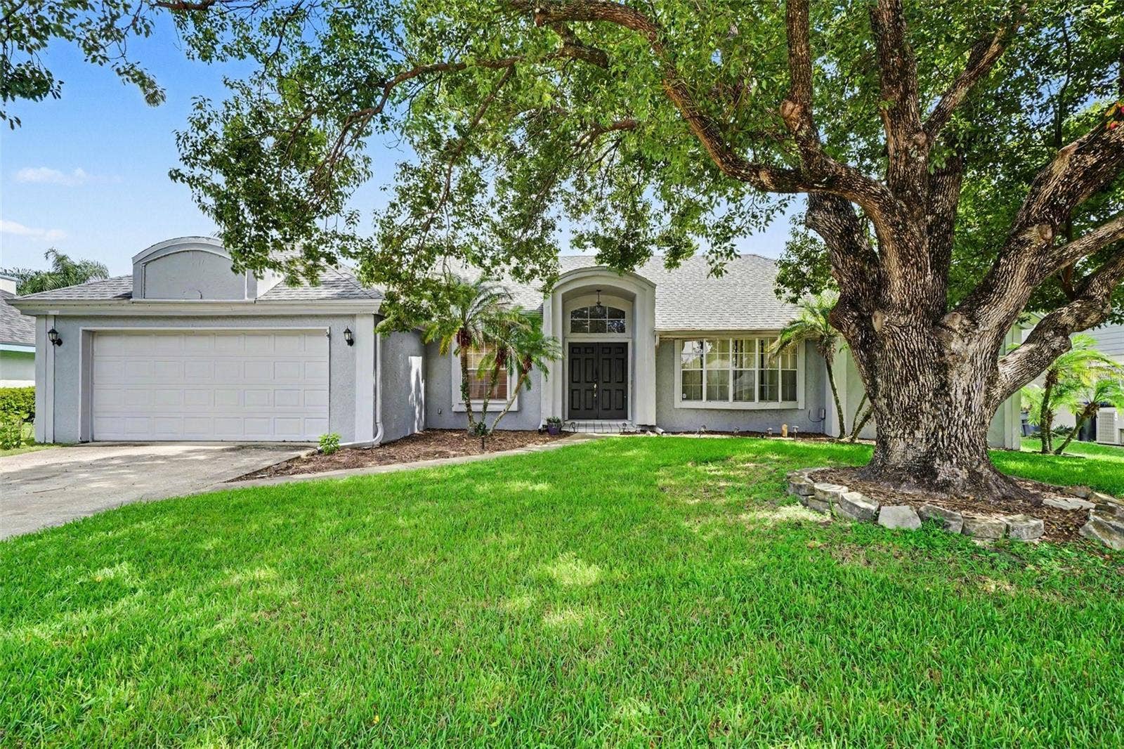725 WAYWOOD AVENUE, Orlando, FL 32825 725 WAYWOOD AVENUE, Orlando, FL 32825