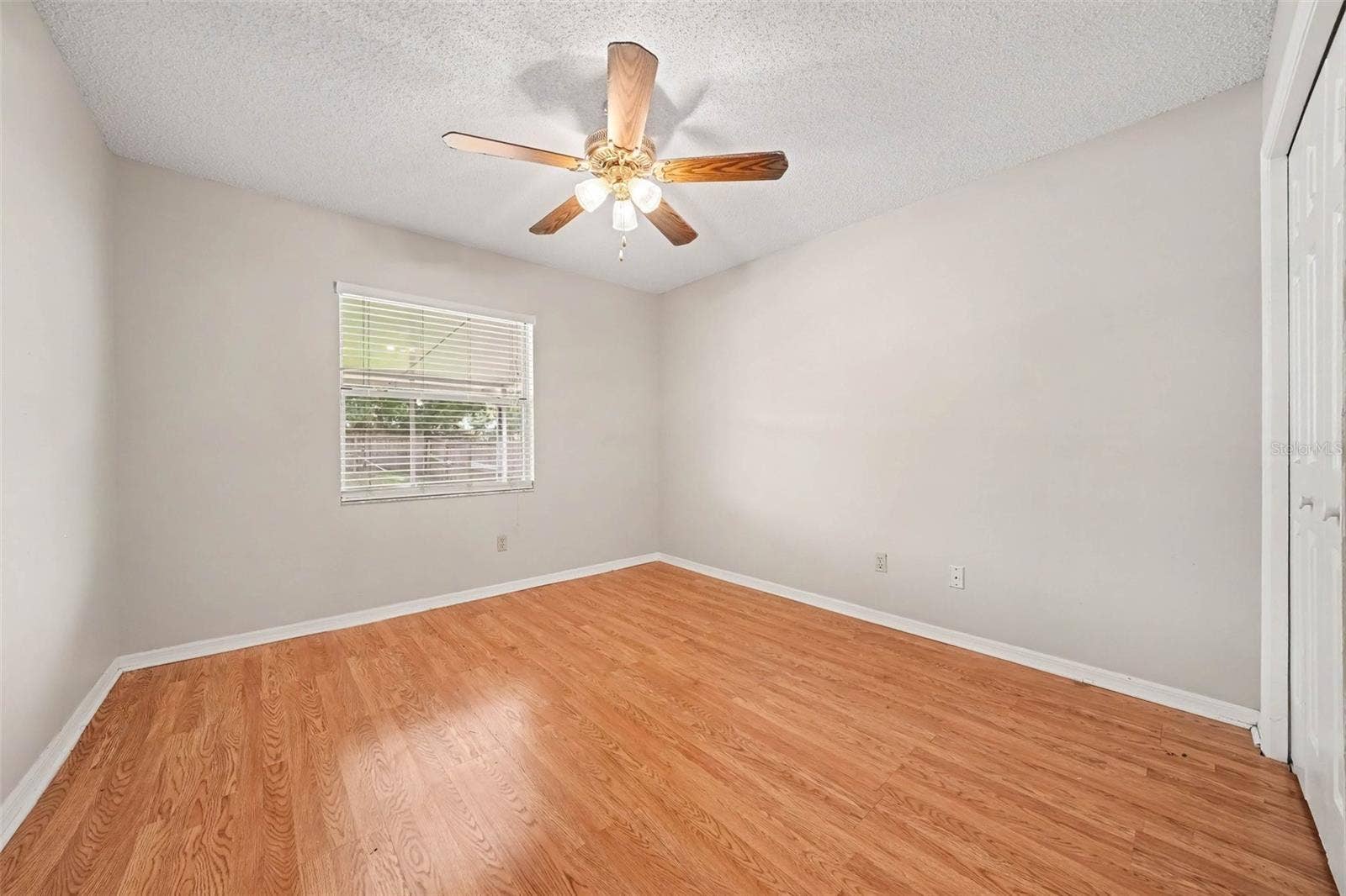 725 WAYWOOD AVENUE, Orlando, FL 32825 725 WAYWOOD AVENUE, Orlando, FL 32825