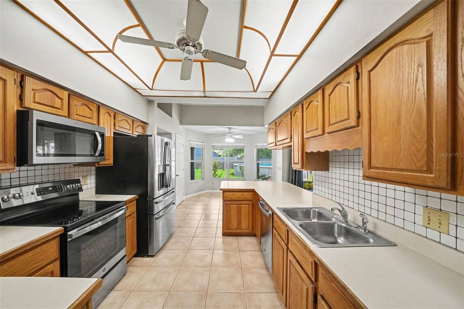 725 WAYWOOD AVENUE, Orlando, FL 32825 725 WAYWOOD AVENUE, Orlando, FL 32825