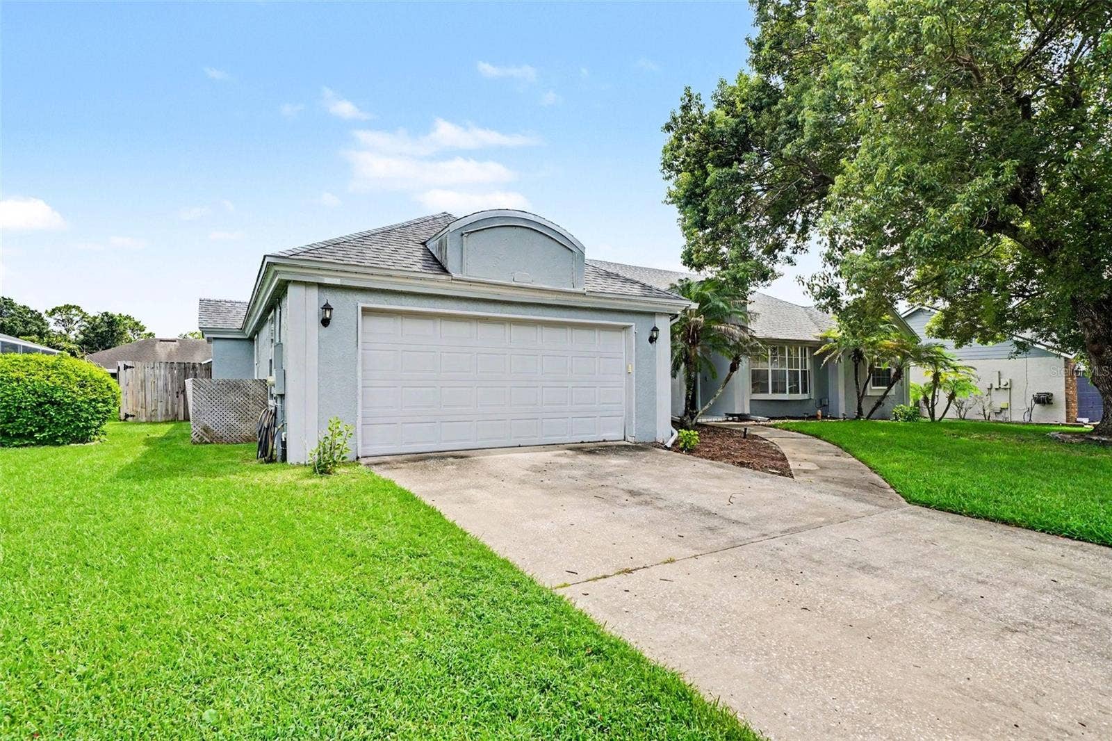 725 WAYWOOD AVENUE, Orlando, FL 32825 725 WAYWOOD AVENUE, Orlando, FL 32825