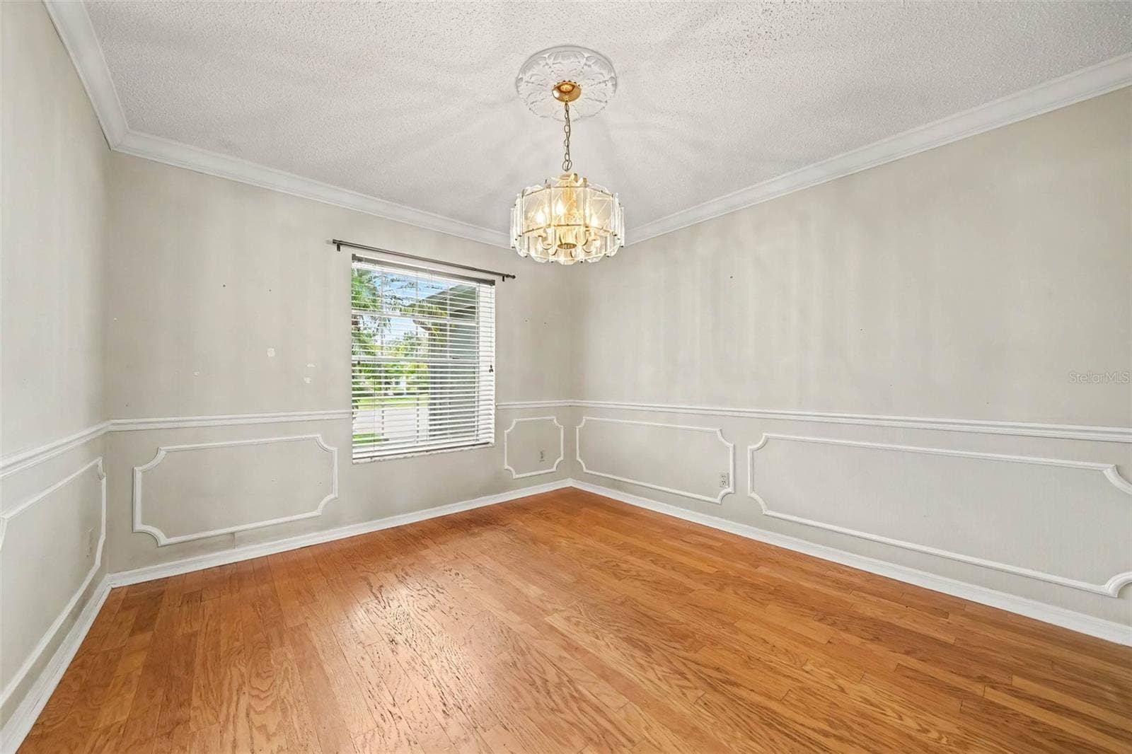 725 WAYWOOD AVENUE, Orlando, FL 32825 725 WAYWOOD AVENUE, Orlando, FL 32825