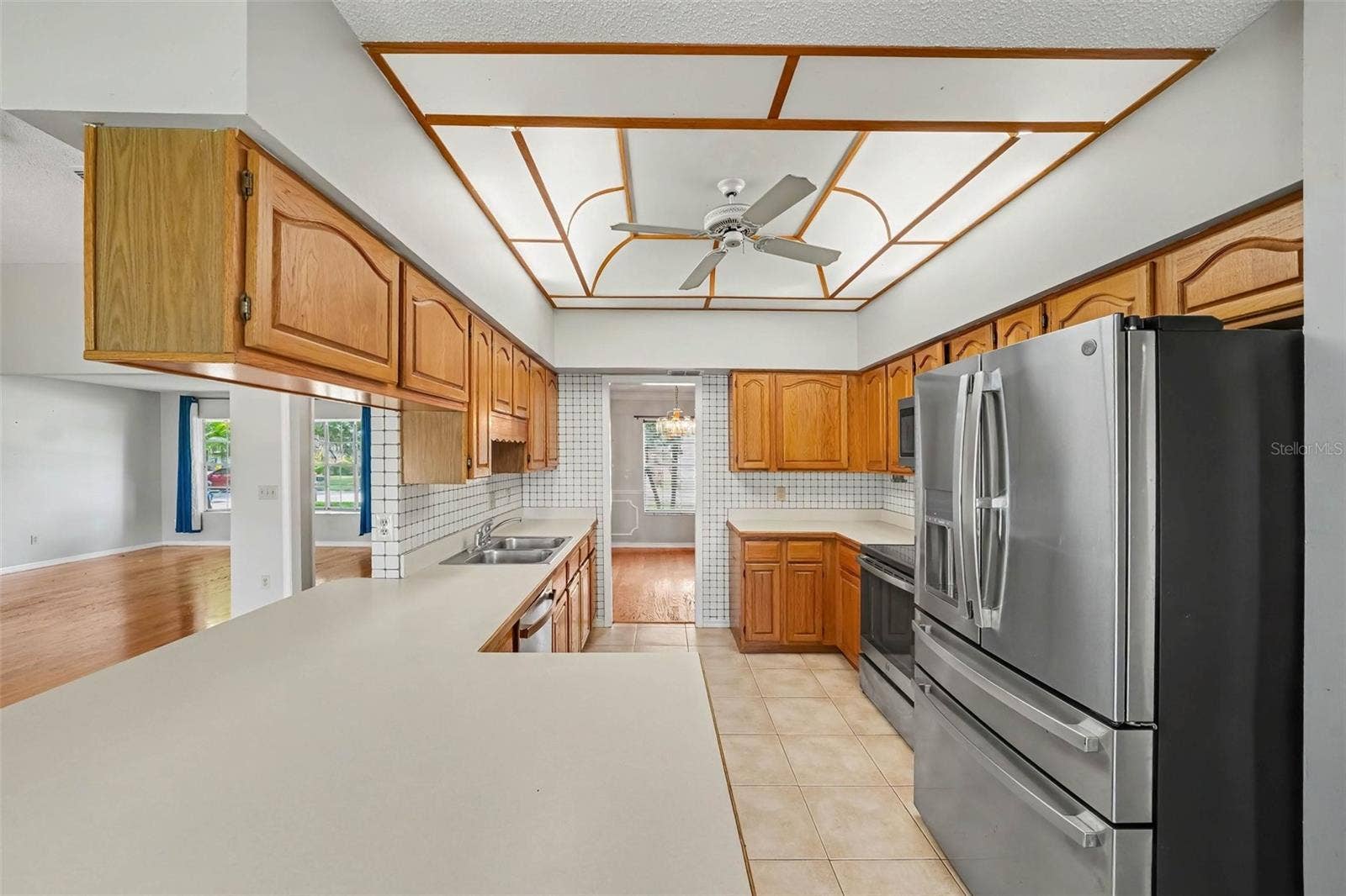 725 WAYWOOD AVENUE, Orlando, FL 32825 725 WAYWOOD AVENUE, Orlando, FL 32825
