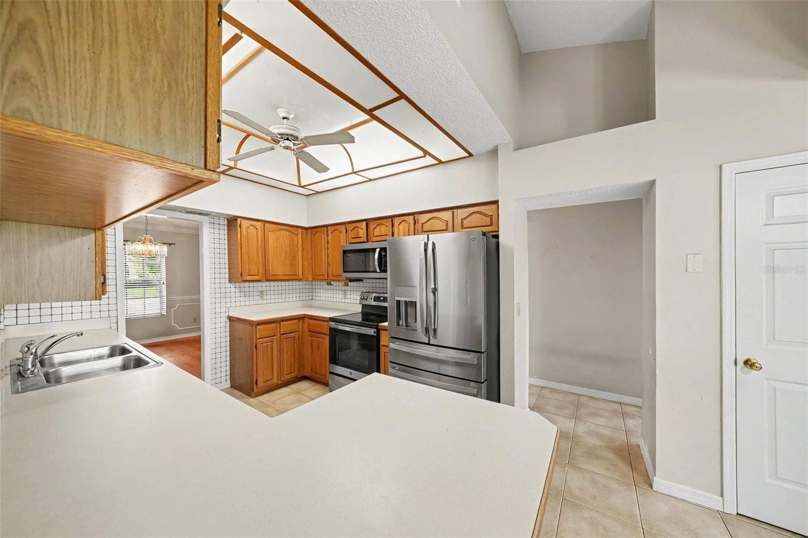 725 WAYWOOD AVENUE, Orlando, FL 32825 725 WAYWOOD AVENUE, Orlando, FL 32825