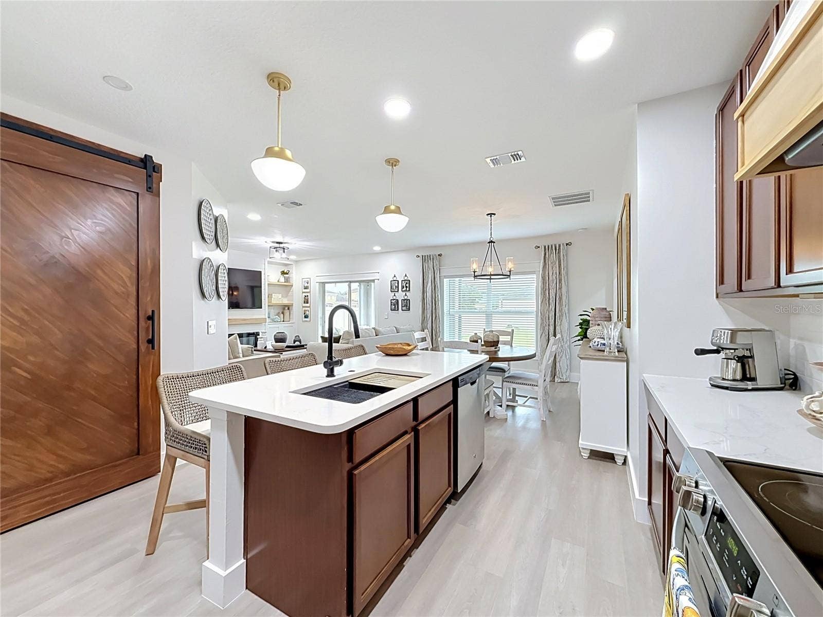 23648 COMPANERO DRIVE, Sorrento, FL 32776