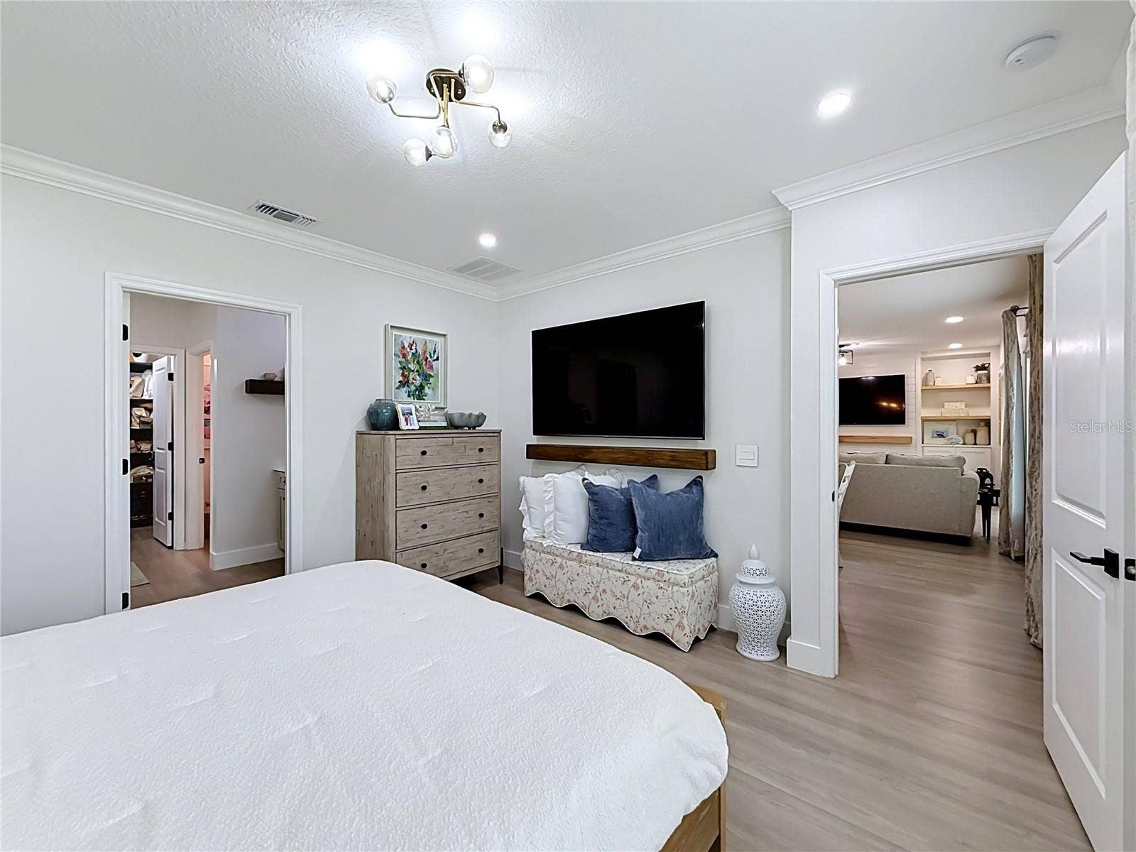 23648 COMPANERO DRIVE, Sorrento, FL 32776