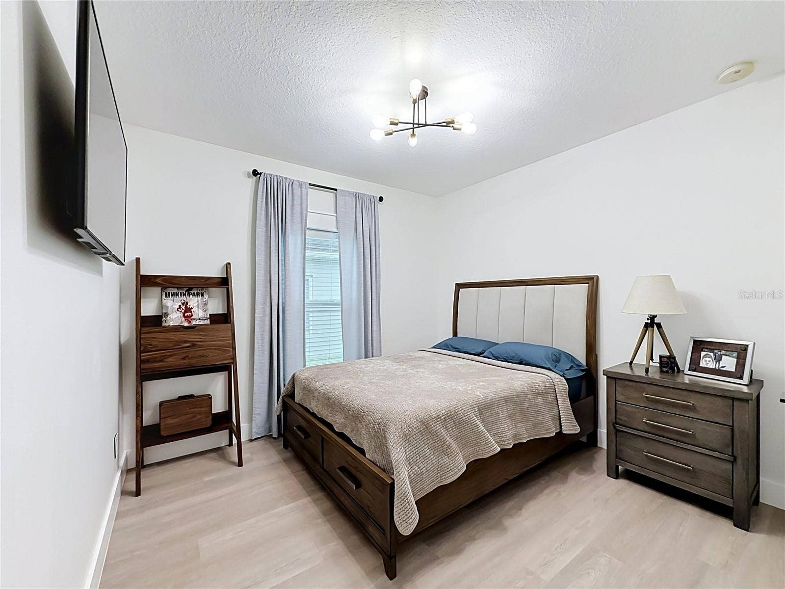 23648 COMPANERO DRIVE, Sorrento, FL 32776
