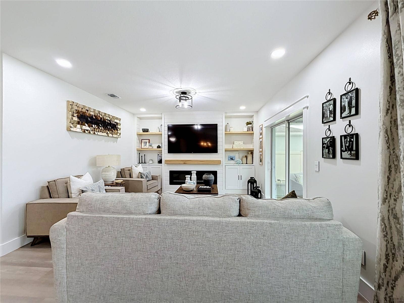23648 COMPANERO DRIVE, Sorrento, FL 32776