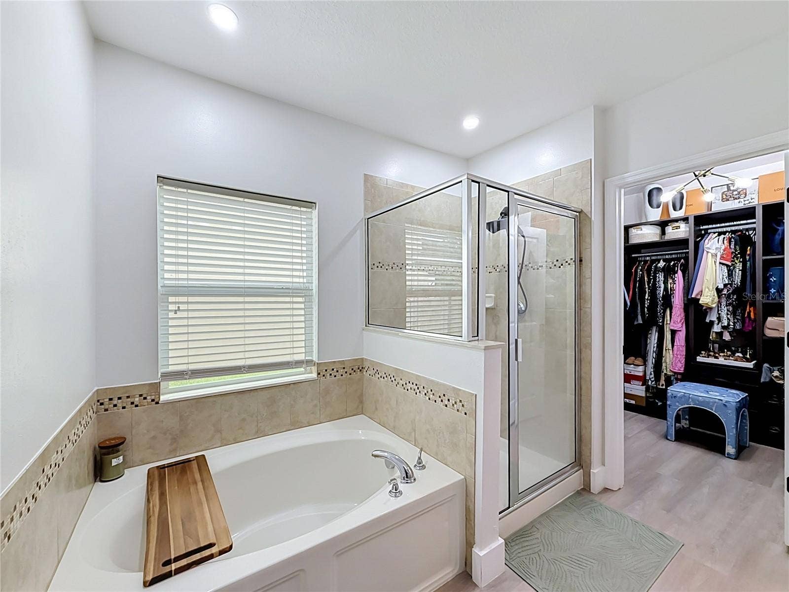 23648 COMPANERO DRIVE, Sorrento, FL 32776