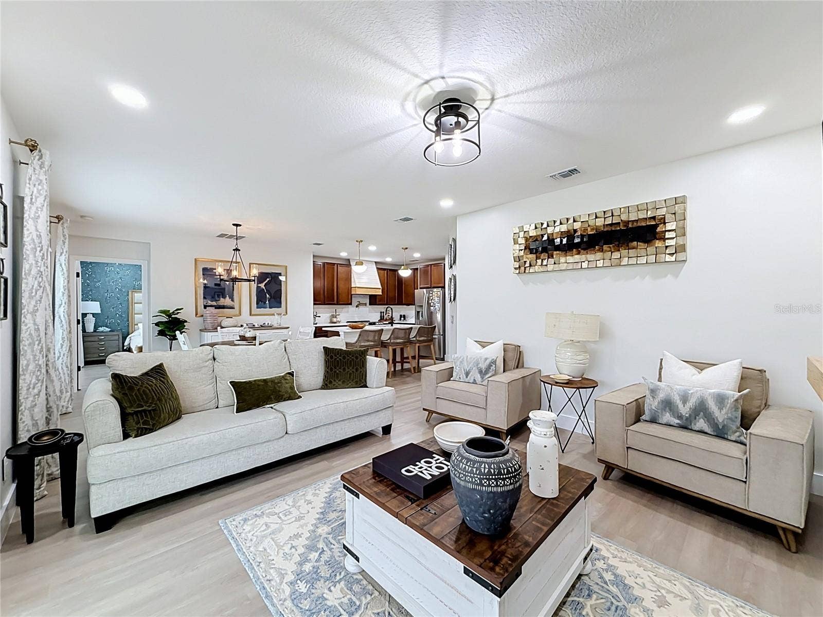 23648 COMPANERO DRIVE, Sorrento, FL 32776