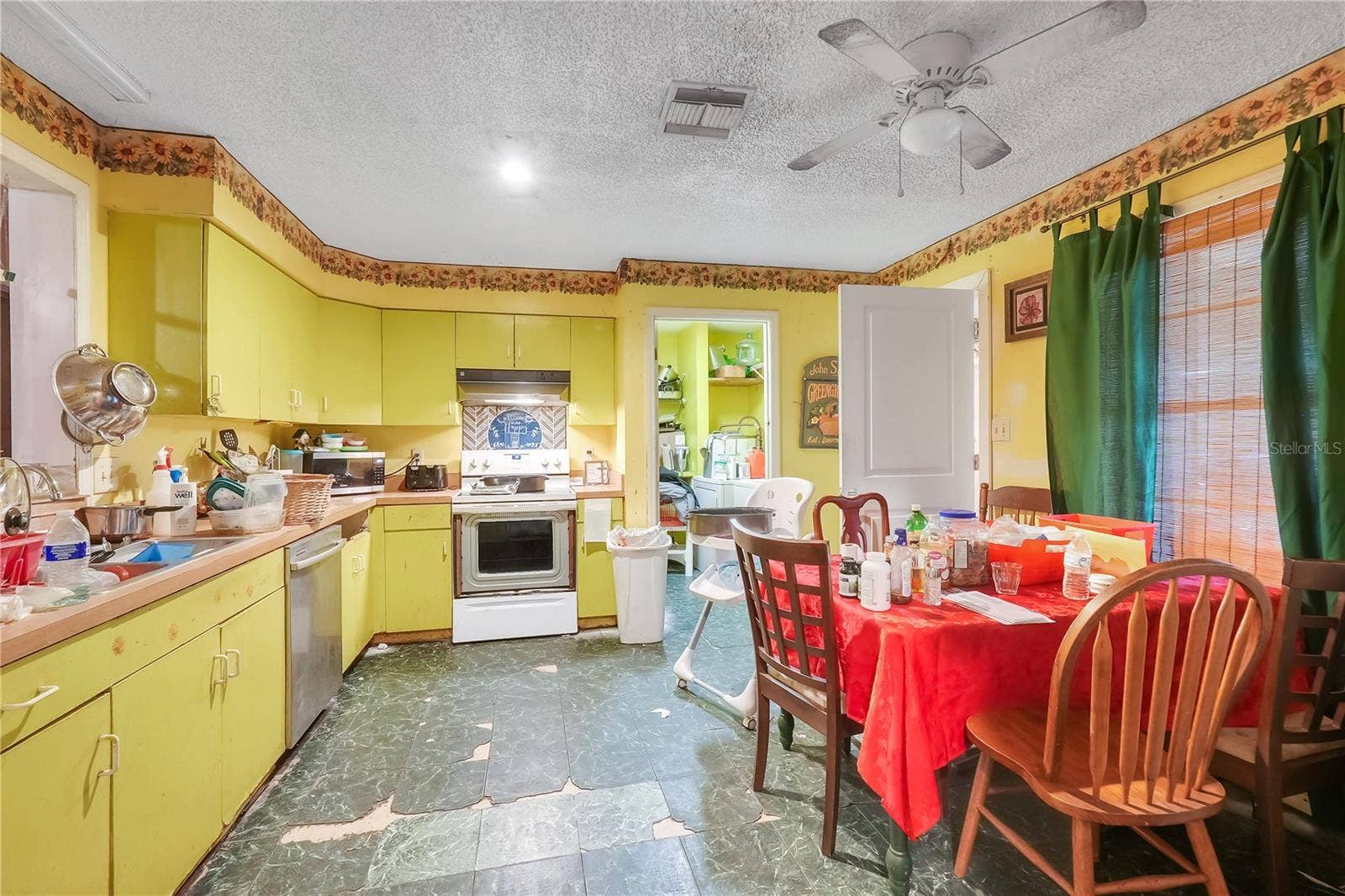 215 JOHN CARROLL ROAD E, Lakeland, FL 33801 215 JOHN CARROLL ROAD E, Lakeland, FL 33801