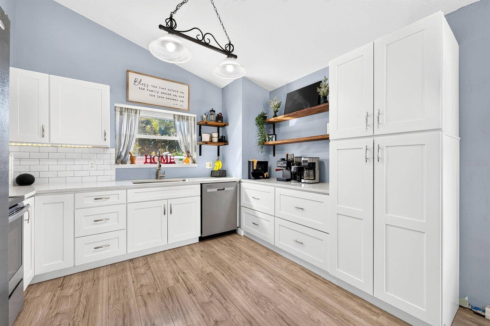 9807 PINEY POINT CIRCLE, Orlando, FL 32825 Kitchen was remodeled in 2023.