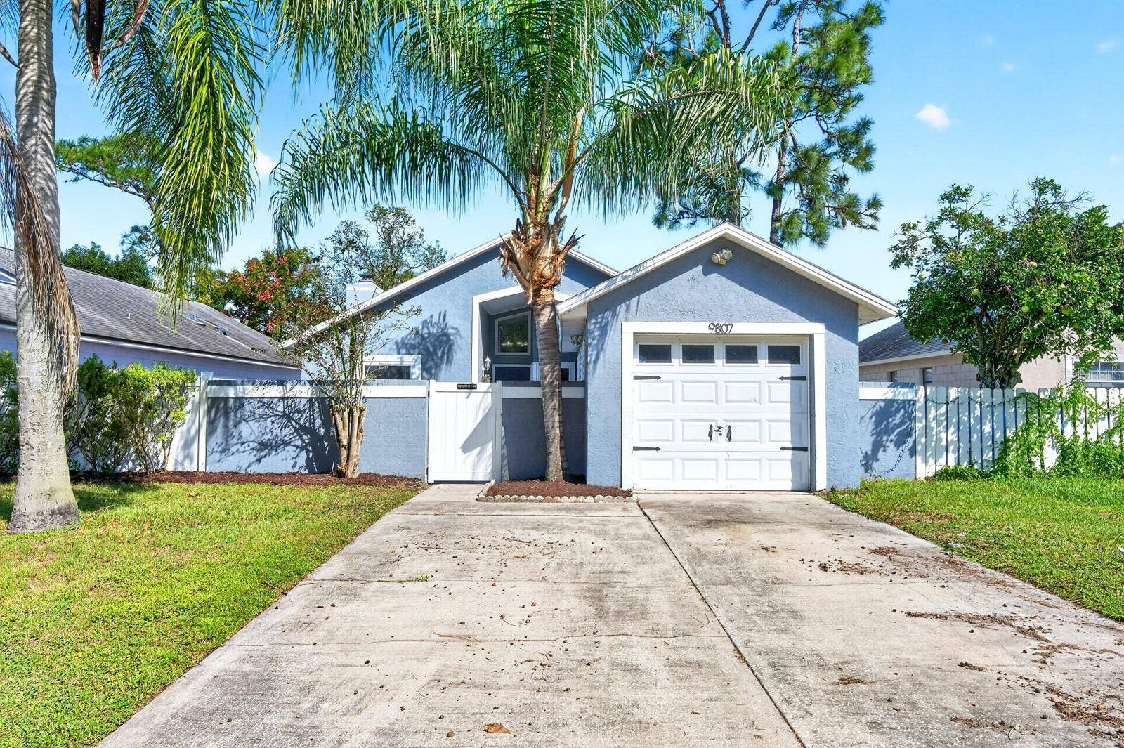 9807 PINEY POINT CIRCLE, Orlando, FL 32825 **WELCOME HOME**