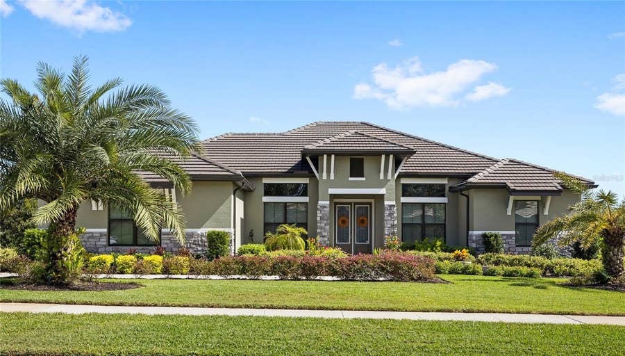 Property photo for 25484 HAWKS RUN LANE, Sorrento, FL
