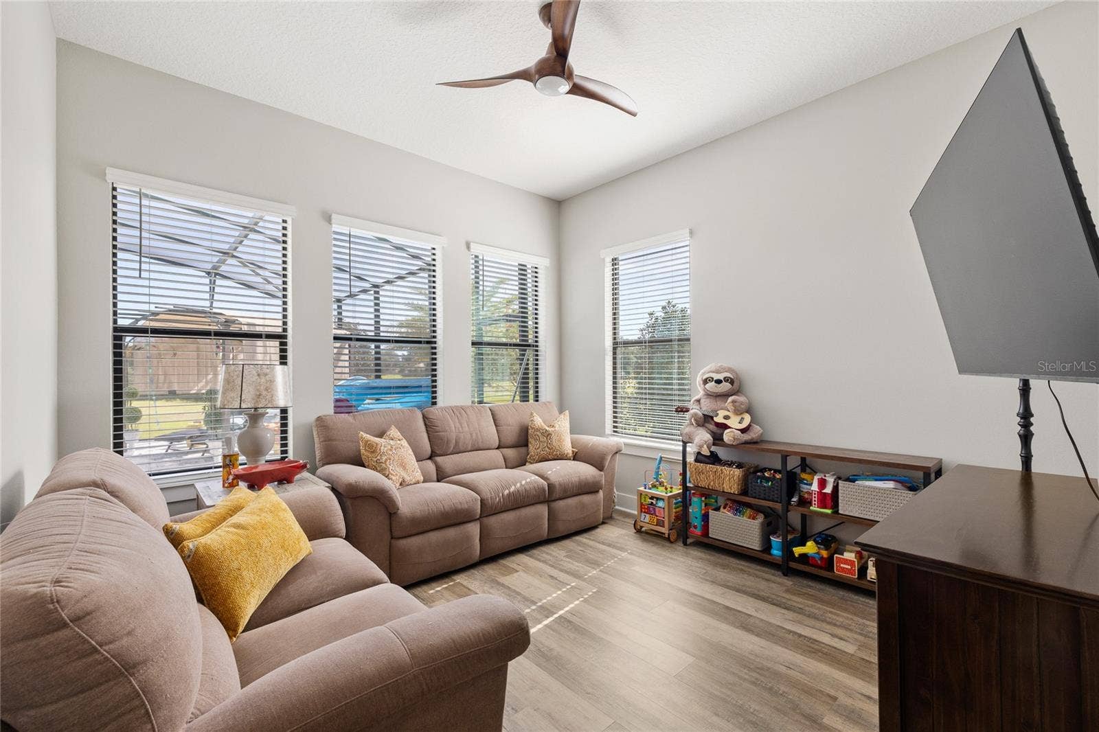 25484 HAWKS RUN LANE, Sorrento, FL 32776 25484 HAWKS RUN LANE, Sorrento, FL 32776
