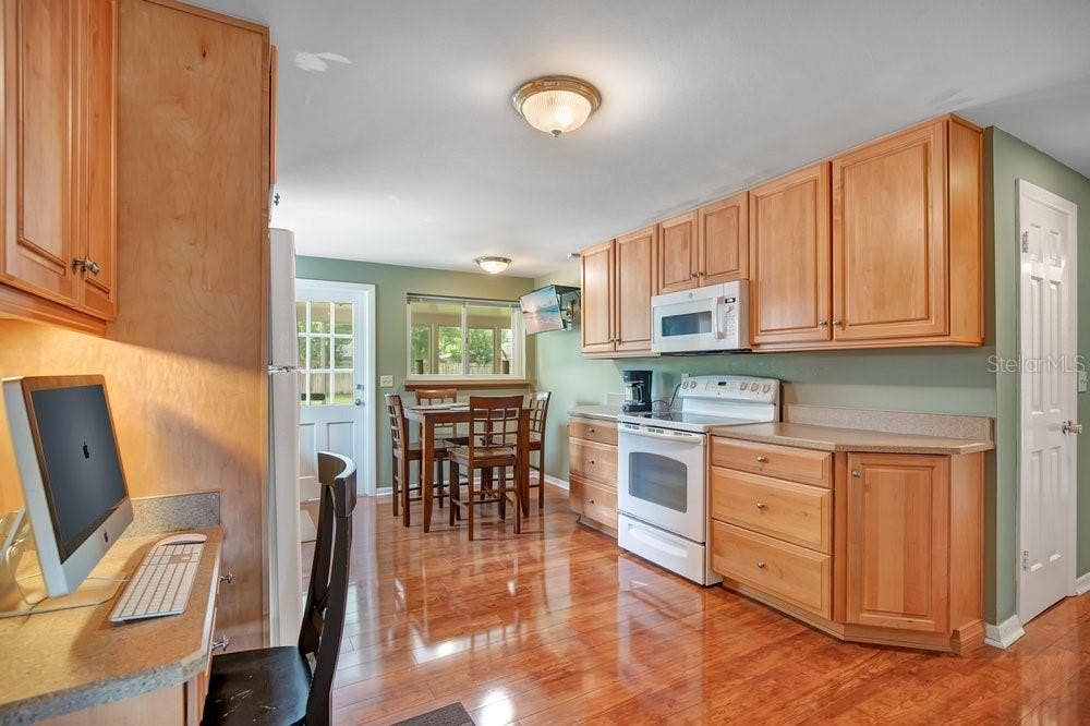 109 PINE NEEDLE LANE, Altamonte Springs, FL 32714 Kitchen, solid wood cabinetry, eat in space
