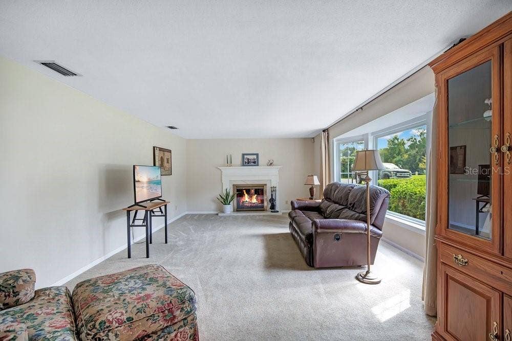 109 PINE NEEDLE LANE, Altamonte Springs, FL 32714 Entry into Formal Living Room