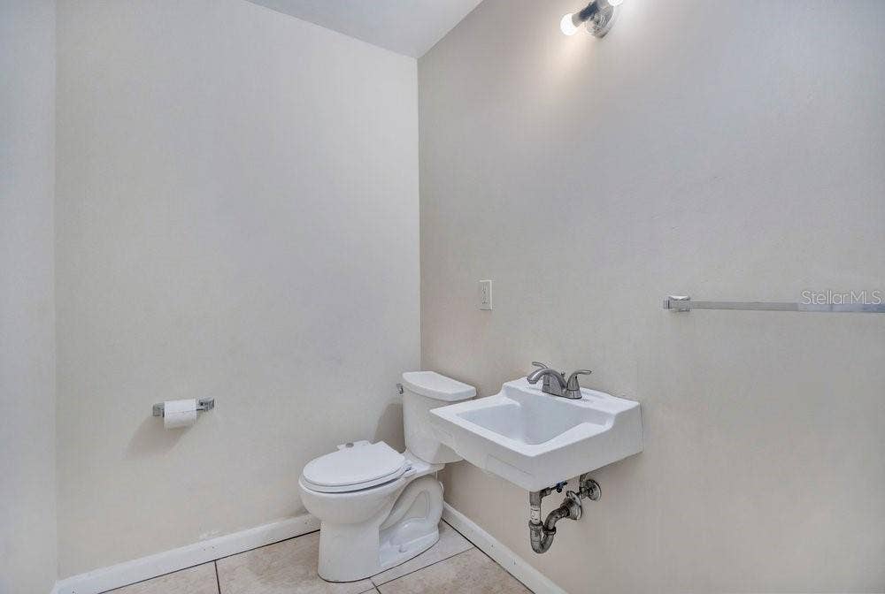 109 PINE NEEDLE LANE, Altamonte Springs, FL 32714 Half Bath off Garage