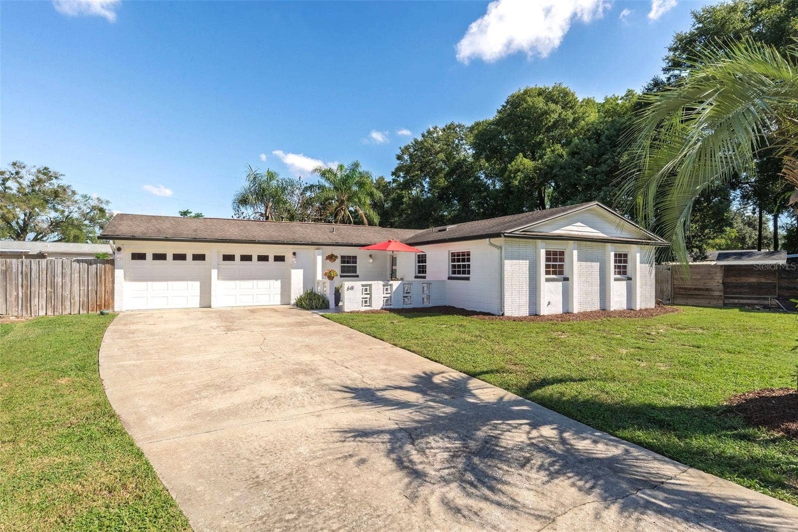 641 SHERWOOD DRIVE, Altamonte Springs, FL 32701 3 bedroom, 2 bathroom mid-century ranch