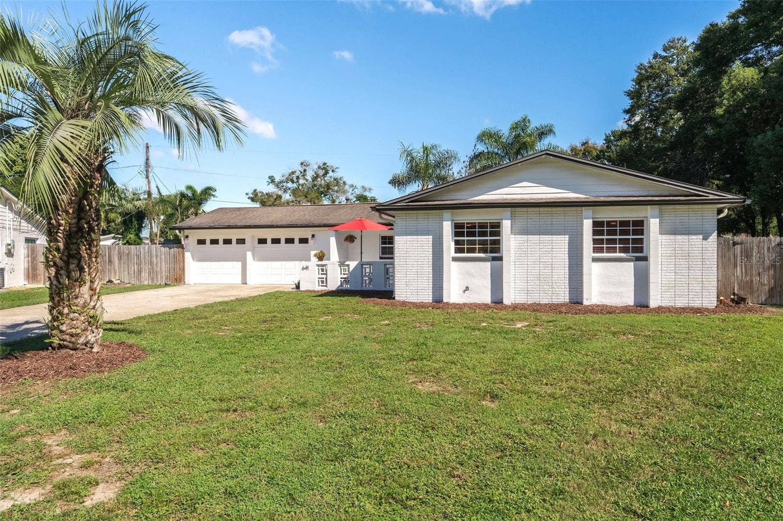 641 SHERWOOD DRIVE, Altamonte Springs, FL 32701 Your new abode!