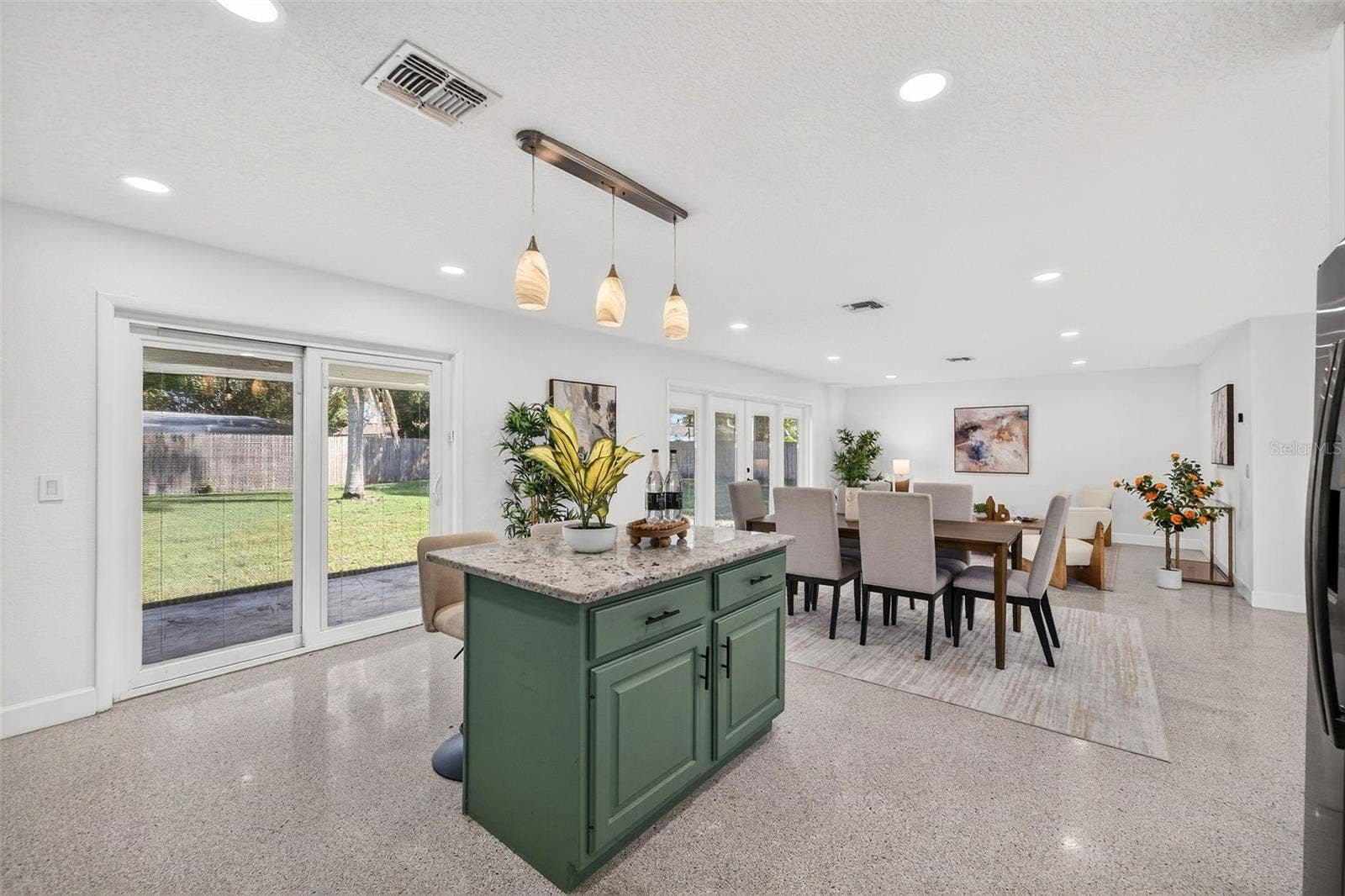 641 SHERWOOD DRIVE, Altamonte Springs, FL 32701 Sliders lead to backyard