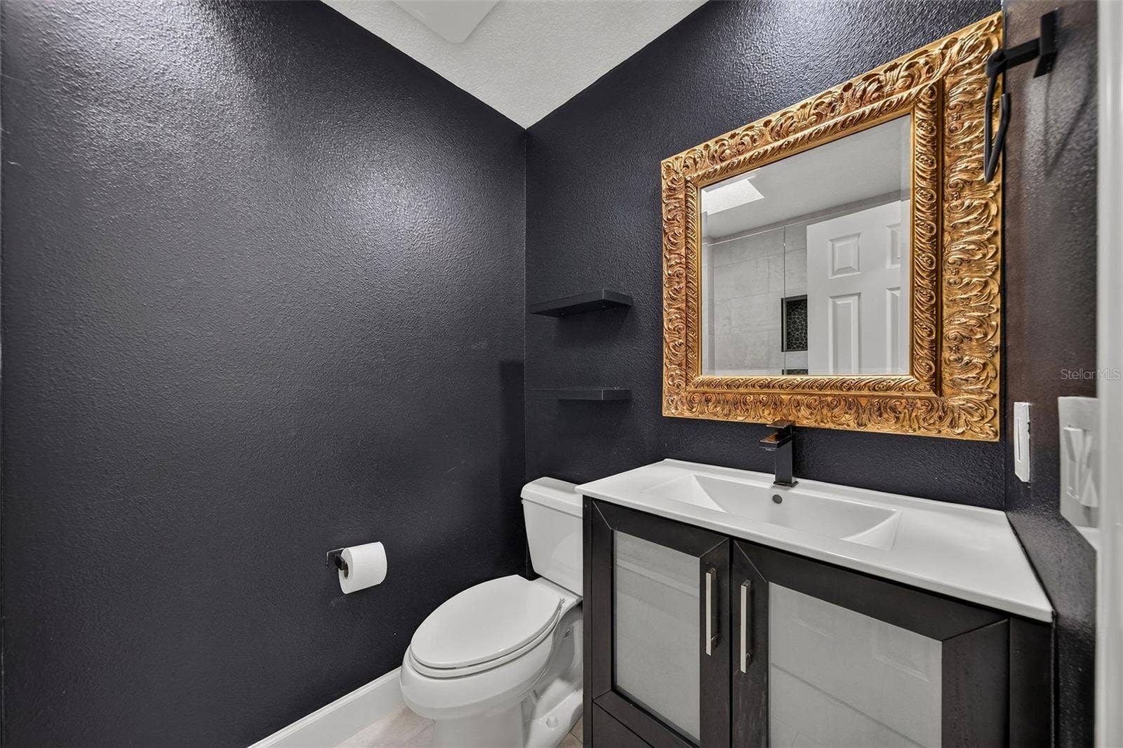 641 SHERWOOD DRIVE, Altamonte Springs, FL 32701 Hall bath - totally remodeled with shower