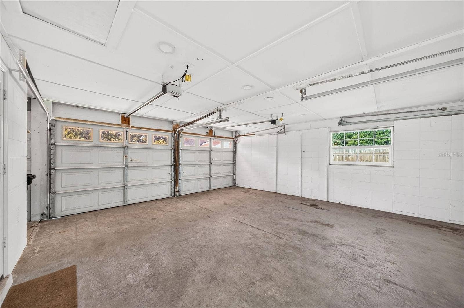 641 SHERWOOD DRIVE, Altamonte Springs, FL 32701 Unique garage set-up