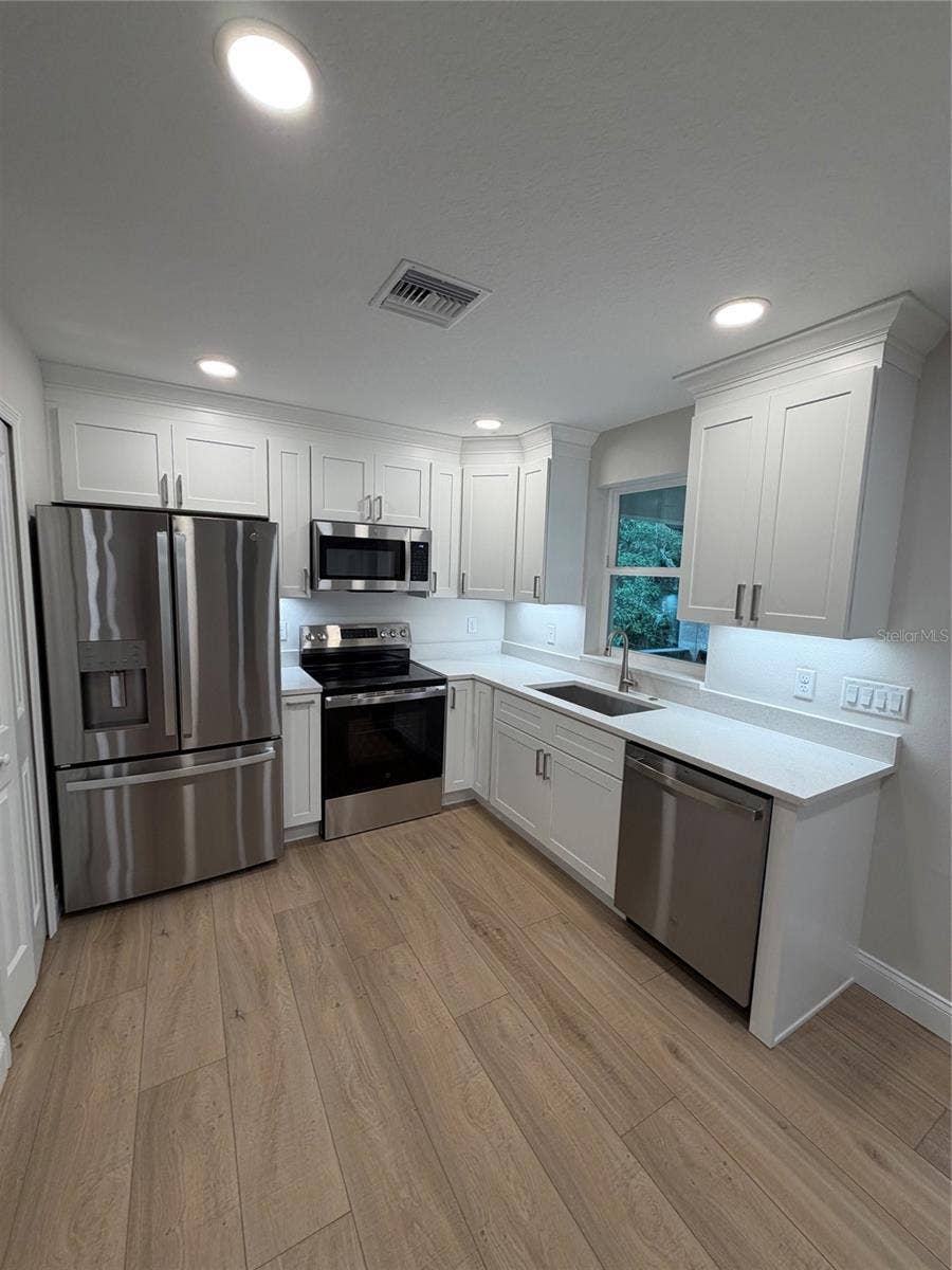 1784 LAKE HARNEY ROAD, Geneva, FL 32732