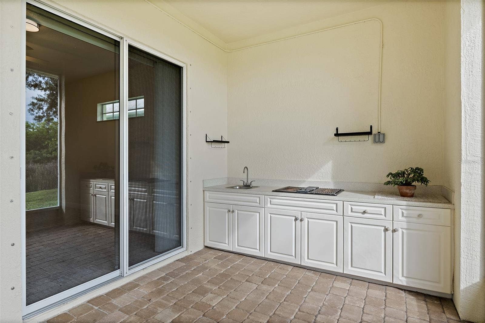 Outdoor Kitchen