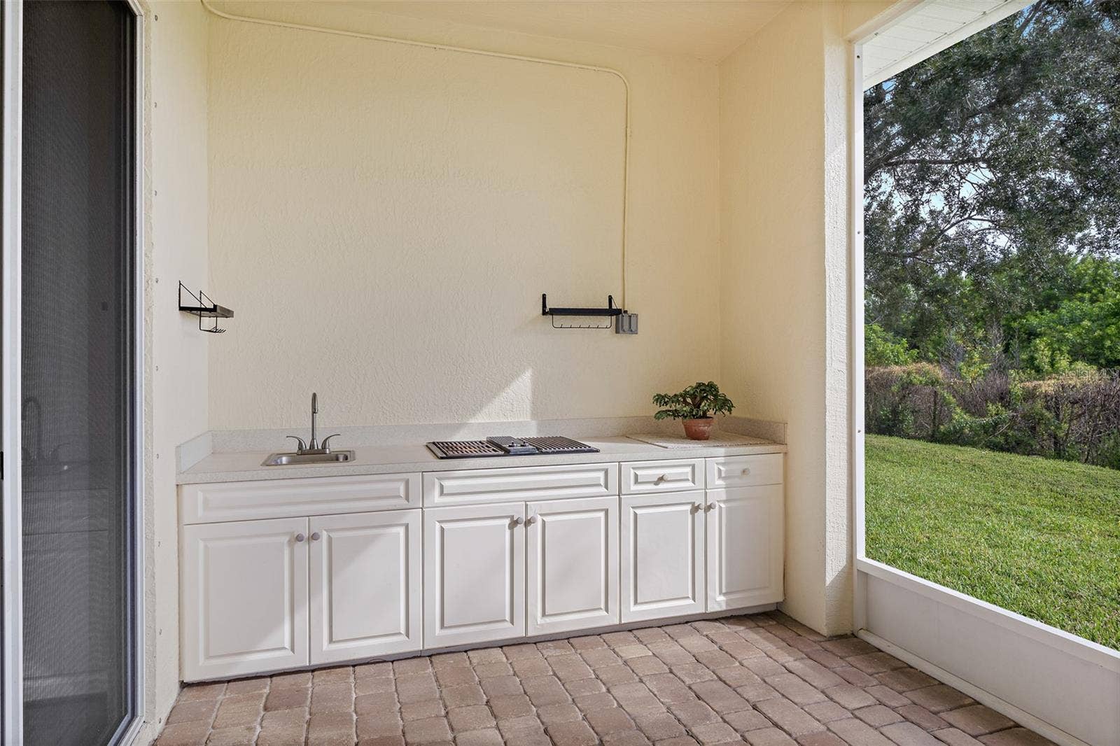 Outdoor Kitchen