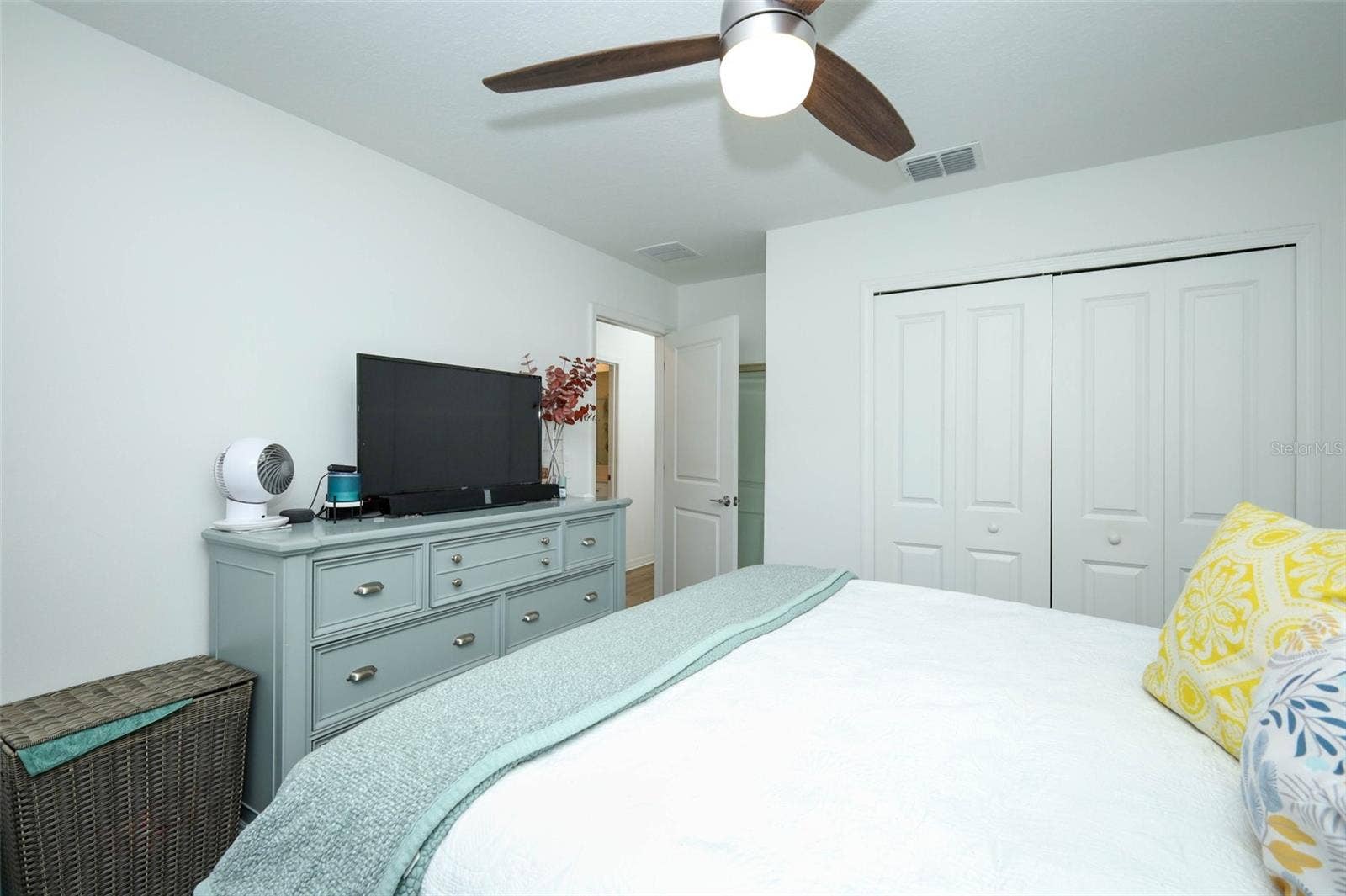 5325 RED CORAL CIRCLE, Mount Dora, FL 32757