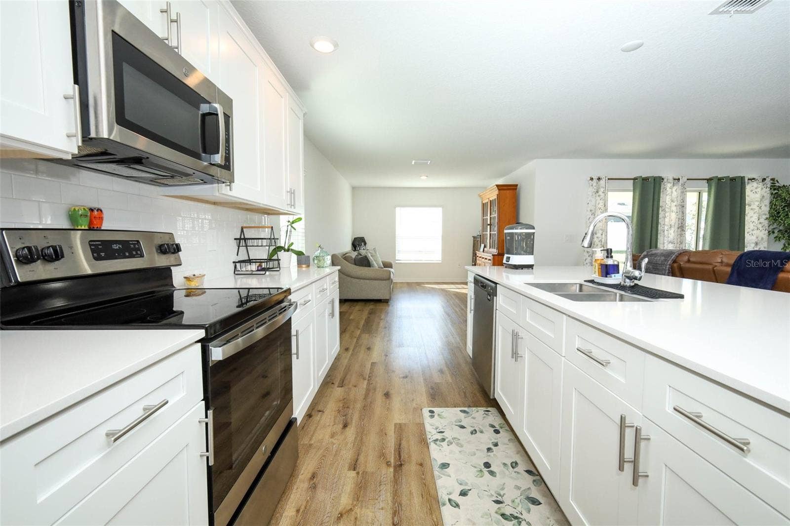5325 RED CORAL CIRCLE, Mount Dora, FL 32757