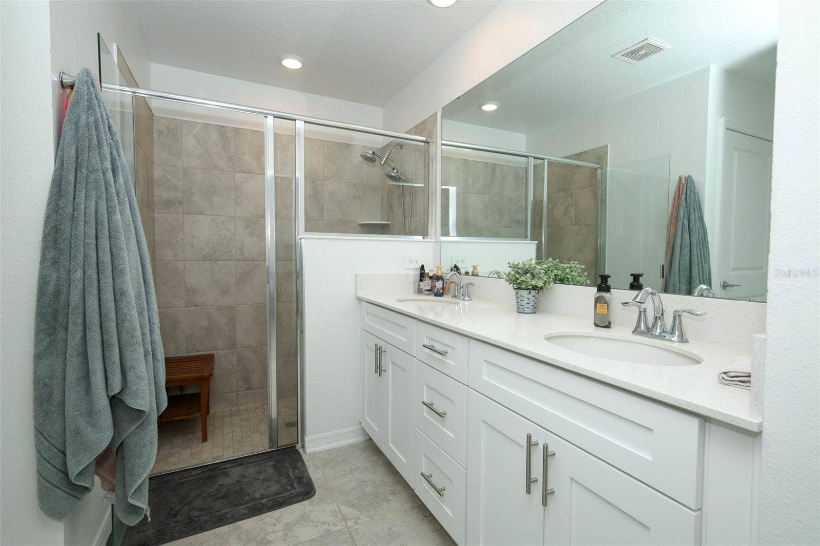 5325 RED CORAL CIRCLE, Mount Dora, FL 32757