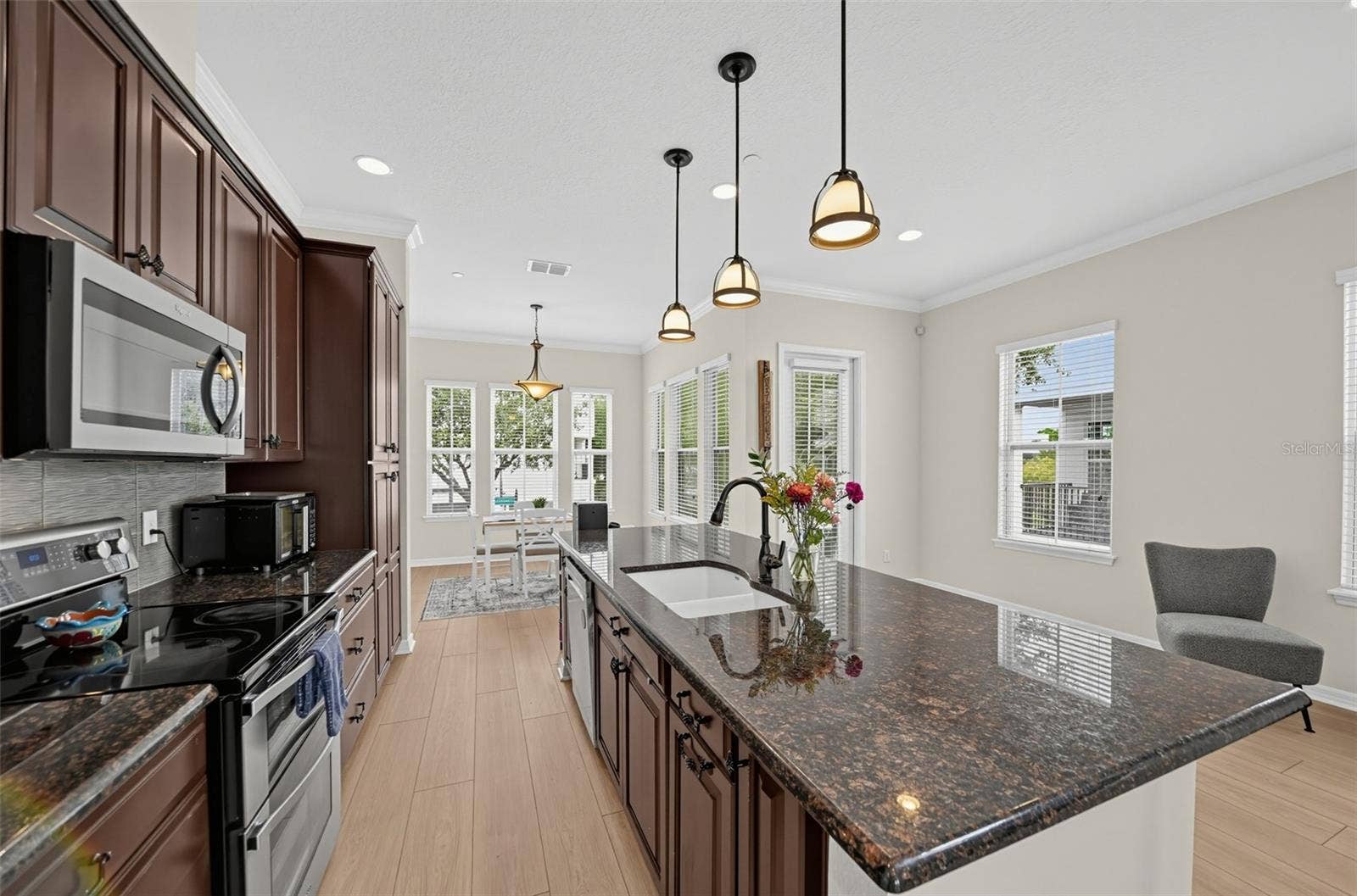 885 TARAMUNDI DRIVE, Oviedo, FL 32765 885 TARAMUNDI DRIVE, Oviedo, FL 32765