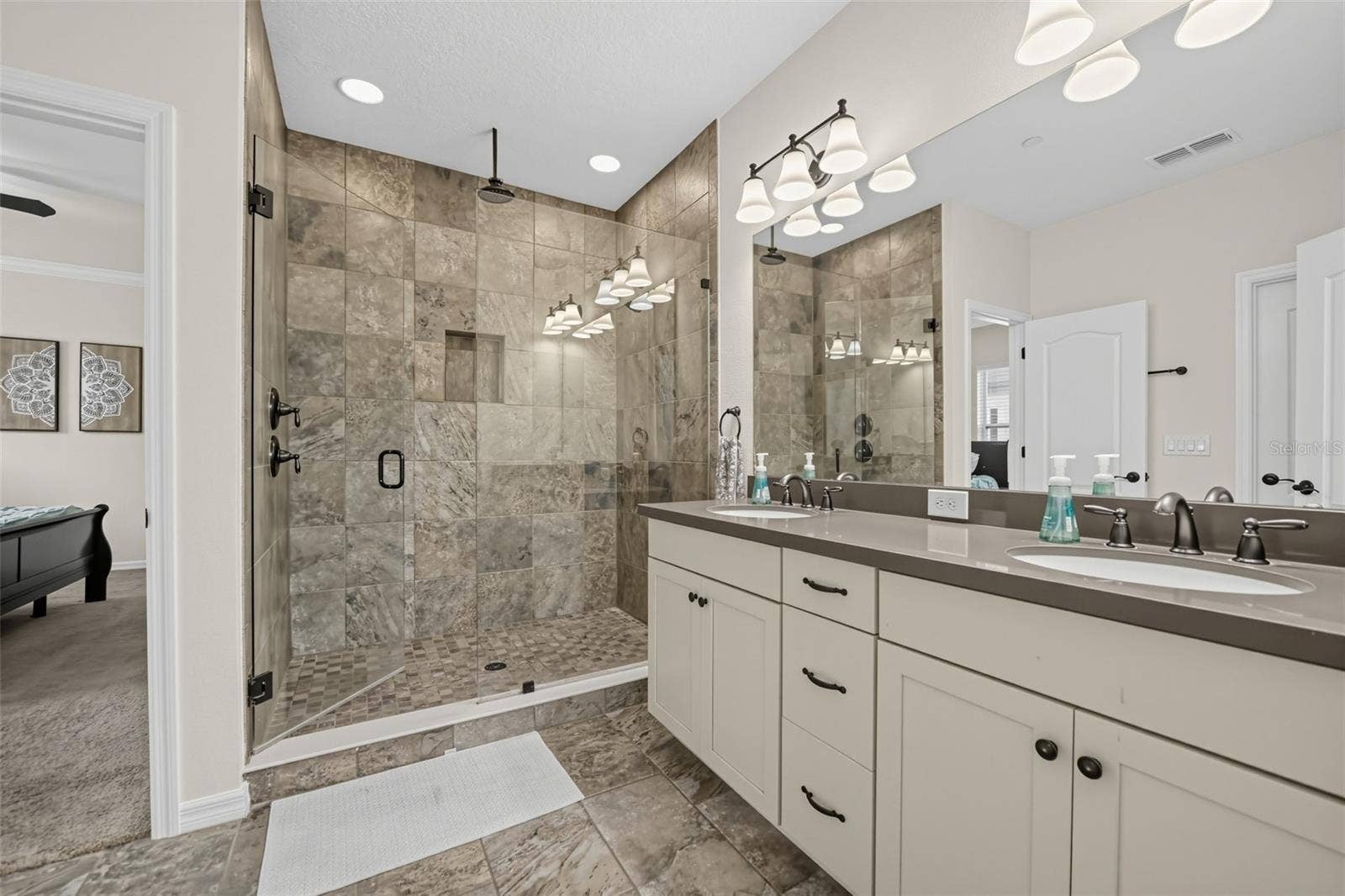 885 TARAMUNDI DRIVE, Oviedo, FL 32765 885 TARAMUNDI DRIVE, Oviedo, FL 32765