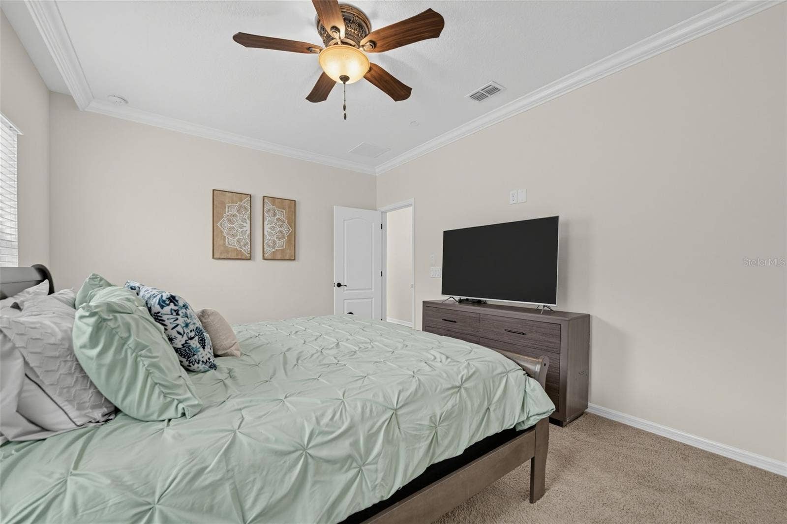 885 TARAMUNDI DRIVE, Oviedo, FL 32765 885 TARAMUNDI DRIVE, Oviedo, FL 32765