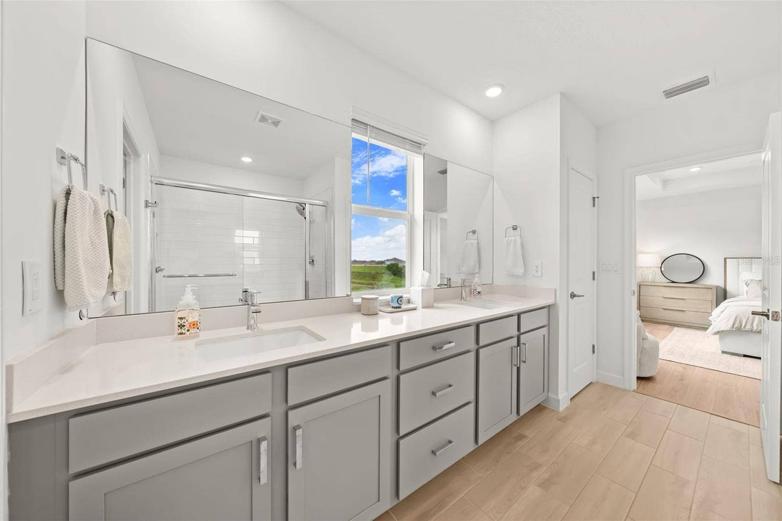 660 VERIDIAN CIRCLE NW, Palm Bay, FL 32907 660 VERIDIAN CIRCLE NW, Palm Bay, FL 32907