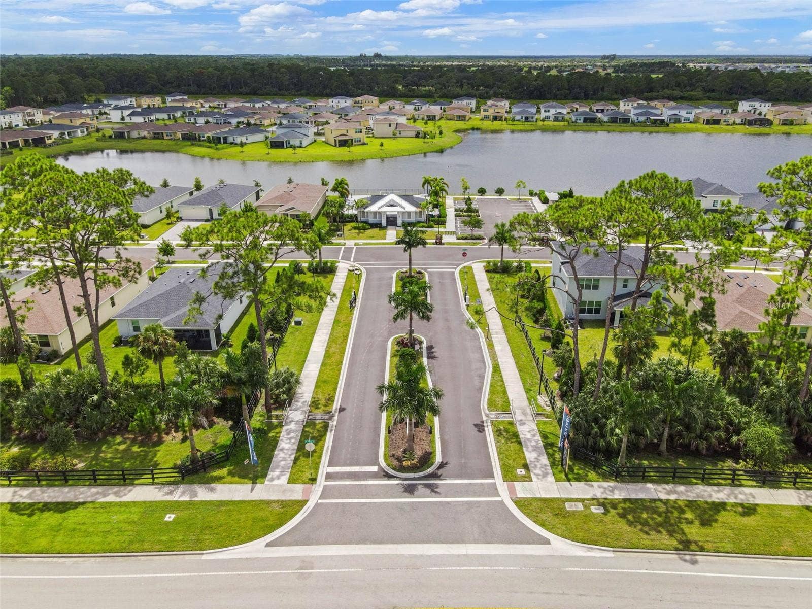 660 VERIDIAN CIRCLE NW, Palm Bay, FL 32907 660 VERIDIAN CIRCLE NW, Palm Bay, FL 32907