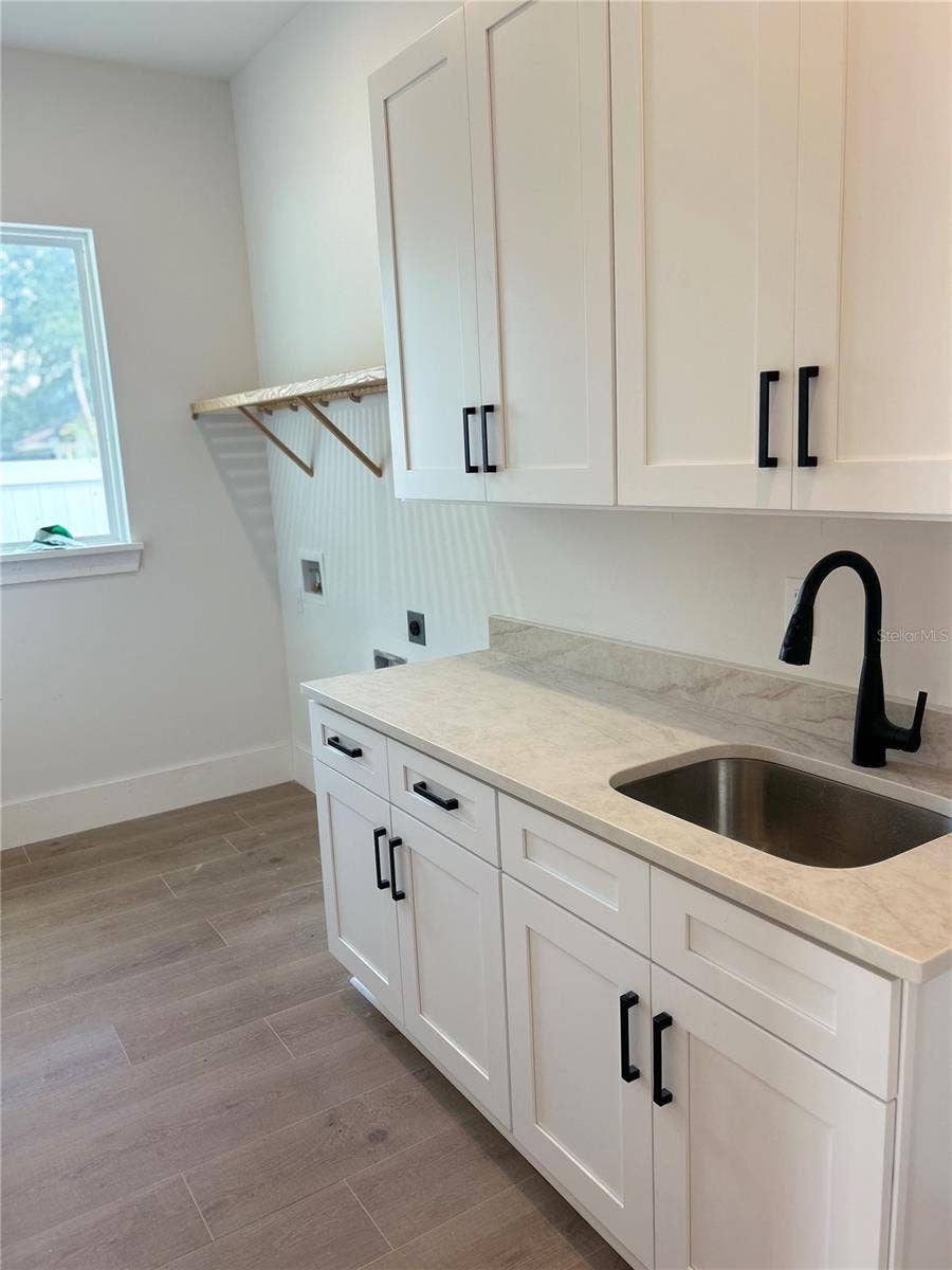 1830 LAKE SUE DRIVE, Orlando, FL 32803 1830 LAKE SUE DRIVE, Orlando, FL 32803