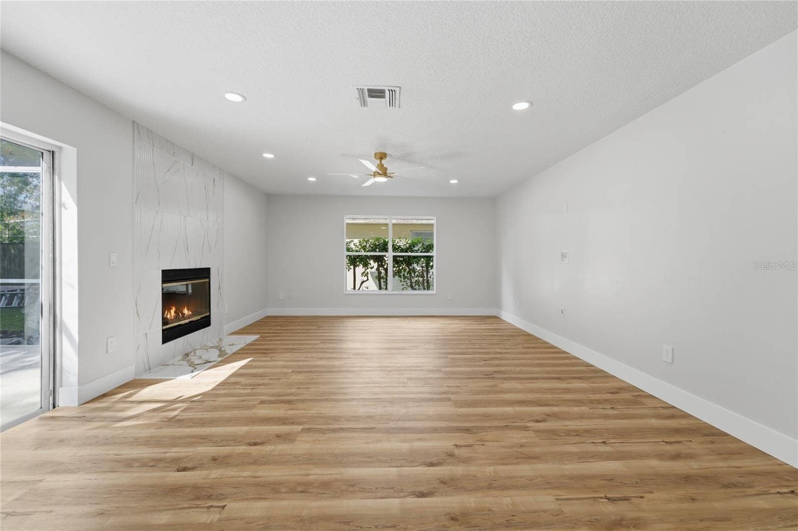 13044 BELLERIVE LANE, Orlando, FL 32828 Family / Great room