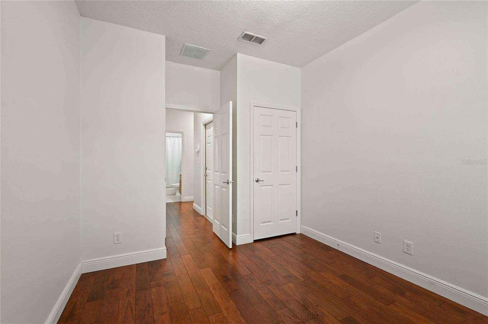 5326 CHATAS LANE, Orlando, FL 32814 5326 CHATAS LANE, Orlando, FL 32814