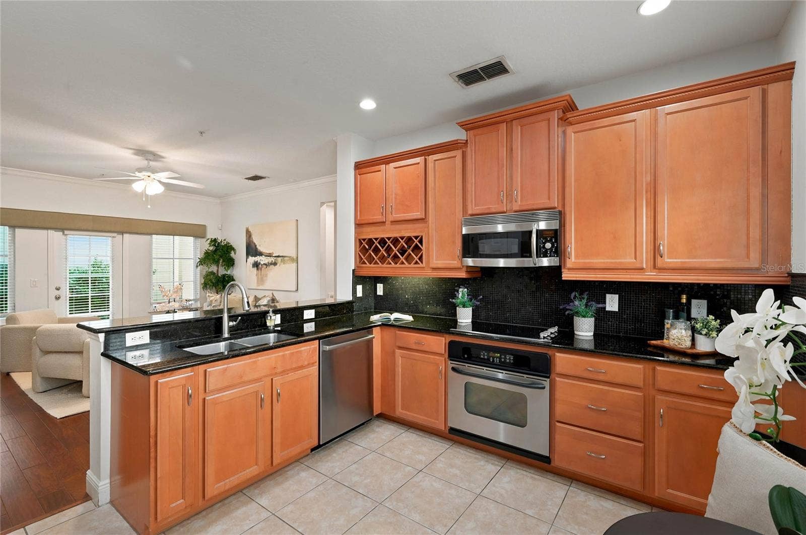 5326 CHATAS LANE, Orlando, FL 32814 5326 CHATAS LANE, Orlando, FL 32814