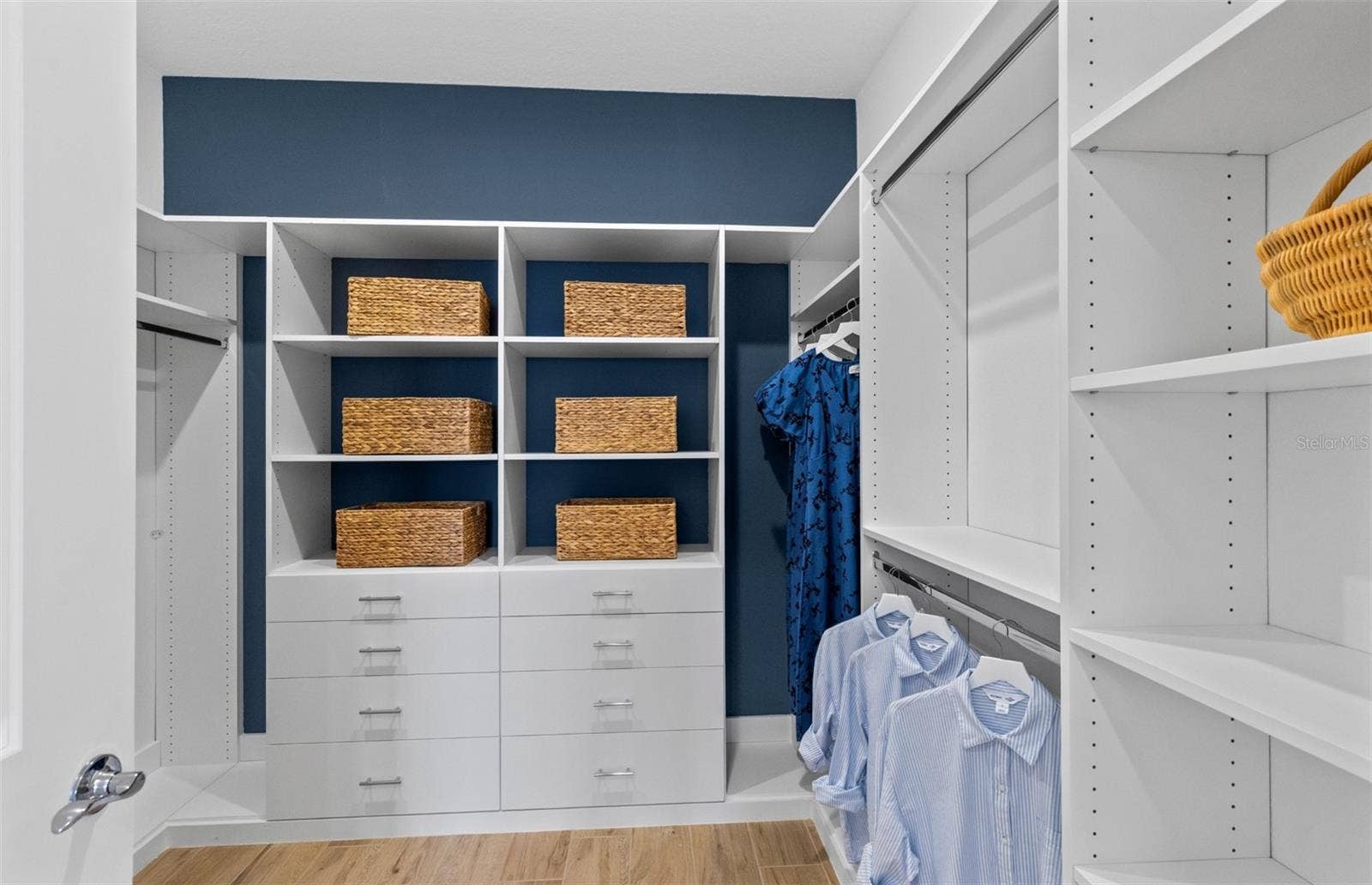 2579 CLEAR NIGHT AVENUE, Kissimmee, FL 34744 Model Home Design Only. Pictures and furnishings are for illustrative purposes only. Elevations, colors and options may vary. Furniture is for model home staging only.