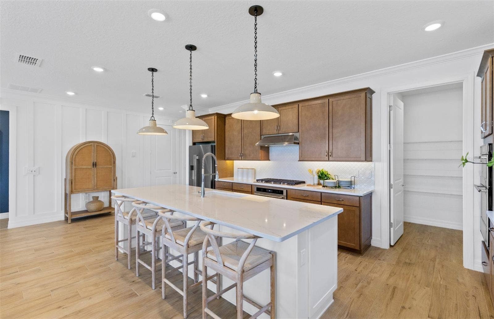 2579 CLEAR NIGHT AVENUE, Kissimmee, FL 34744 Model Home Design Only. Pictures and furnishings are for illustrative purposes only. Elevations, colors and options may vary. Furniture is for model home staging only.