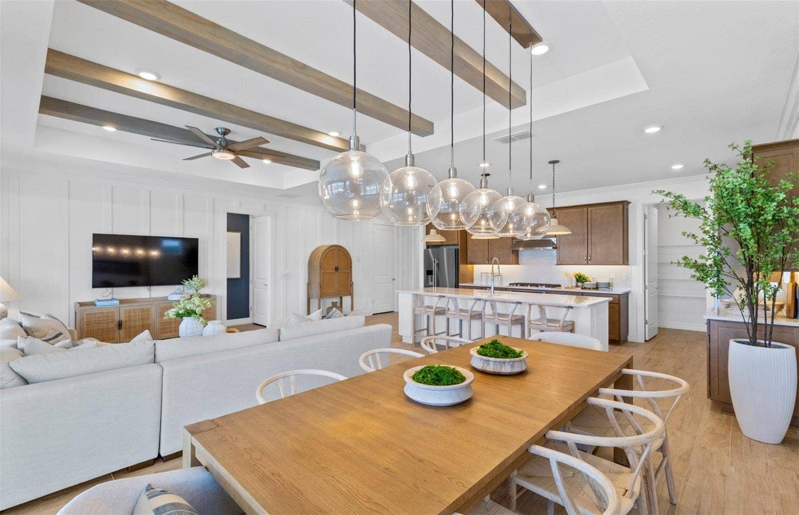 2579 CLEAR NIGHT AVENUE, Kissimmee, FL 34744 Model Home Design Only. Pictures and furnishings are for illustrative purposes only. Elevations, colors and options may vary. Furniture is for model home staging only.