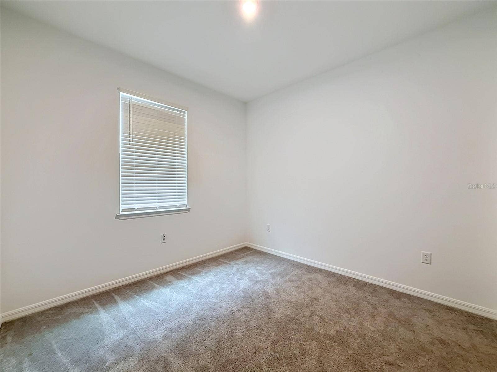418 QUAYSIDE AVE AVENUE, Mascotte, FL 34753