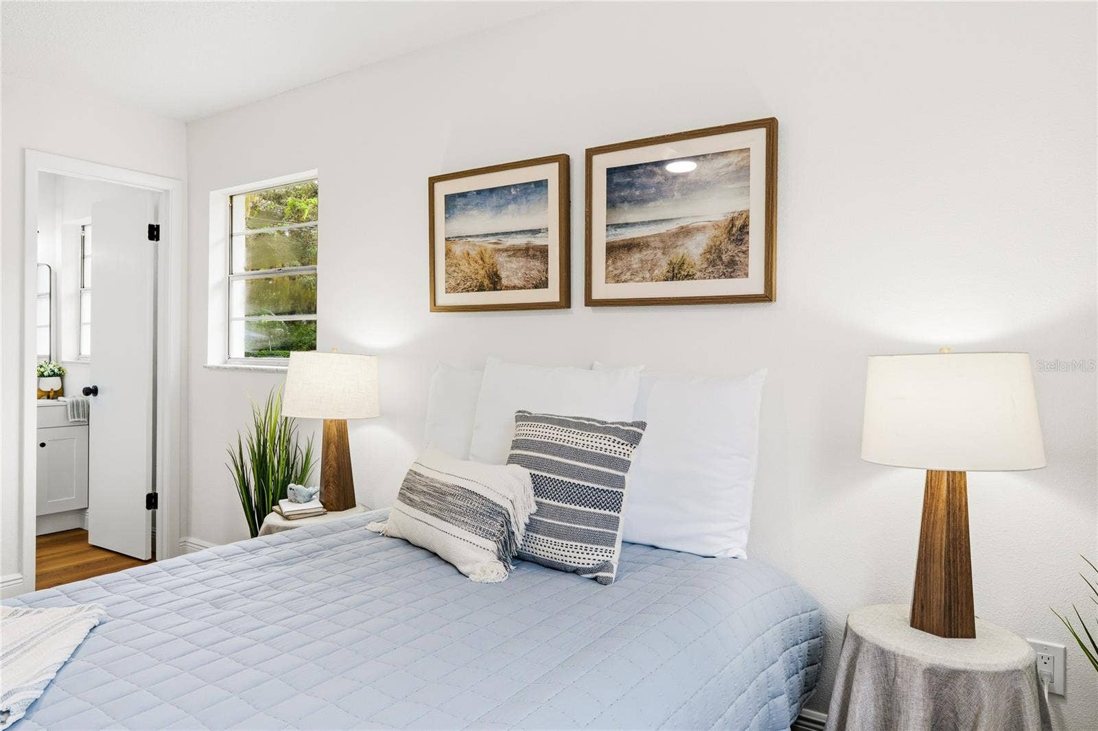 705 PASADENA AVENUE, Longwood, FL 32750 Primary Bedroom with Ensuite Bath