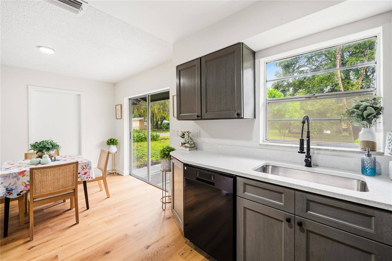 705 PASADENA AVENUE, Longwood, FL 32750 Sliding Door to Patio