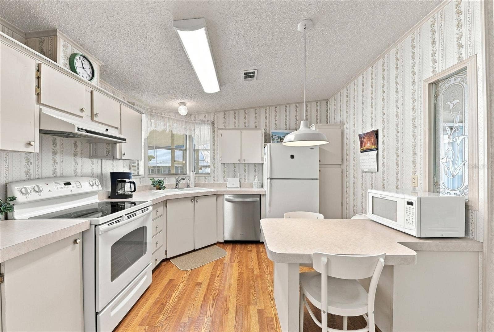 122 DOUGLAS PARK AVENUE, Davenport, FL 33897 122 DOUGLAS PARK AVENUE, Davenport, FL 33897