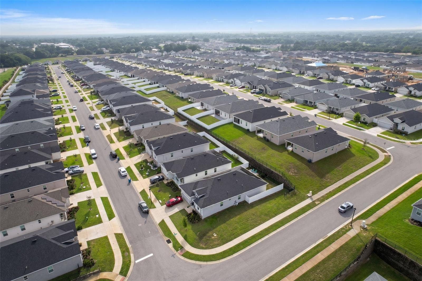 1104 MOUNTAIN FLOWER LANE,, Davenport, FL 33837